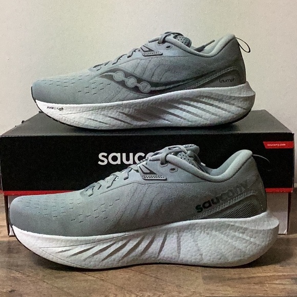 Men’s Saucony Triumph 22 - Picture 2 of 4